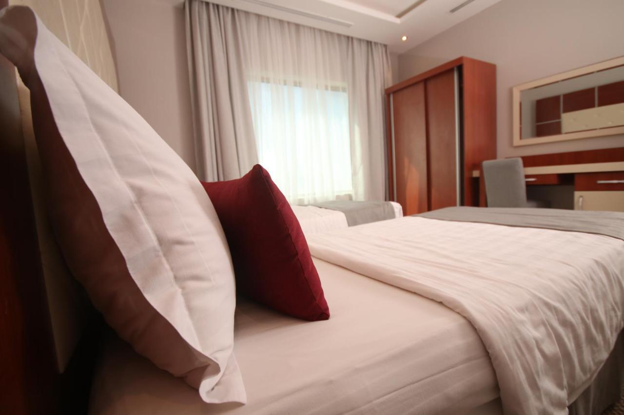 Tobal Al Zahra Hotel Apartments Jeddah Bagian luar foto